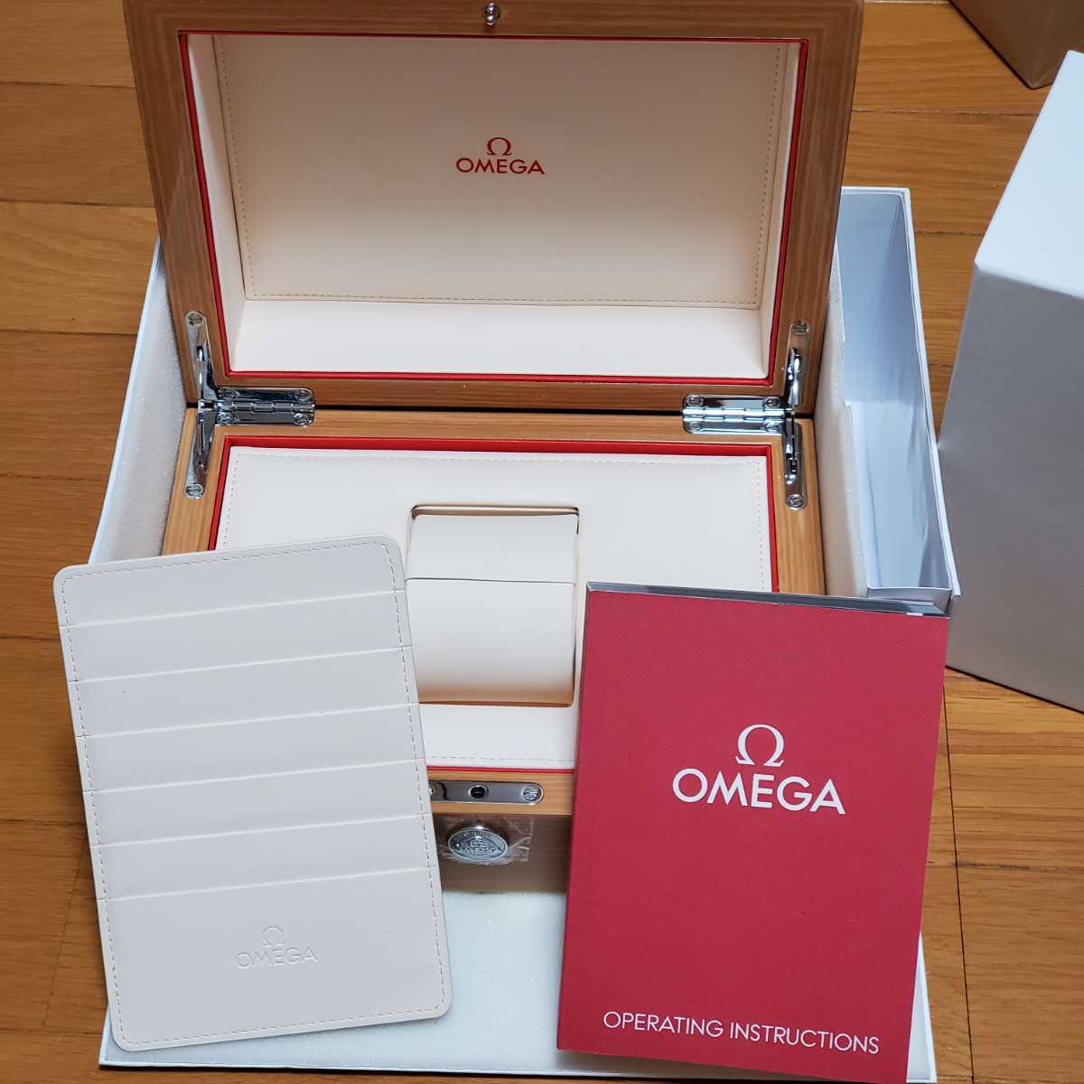 きれいです! オメガ OMEGA 空箱 ボックス 箱 BOX 説明書 取扱い説明書 空き箱 木箱 高級