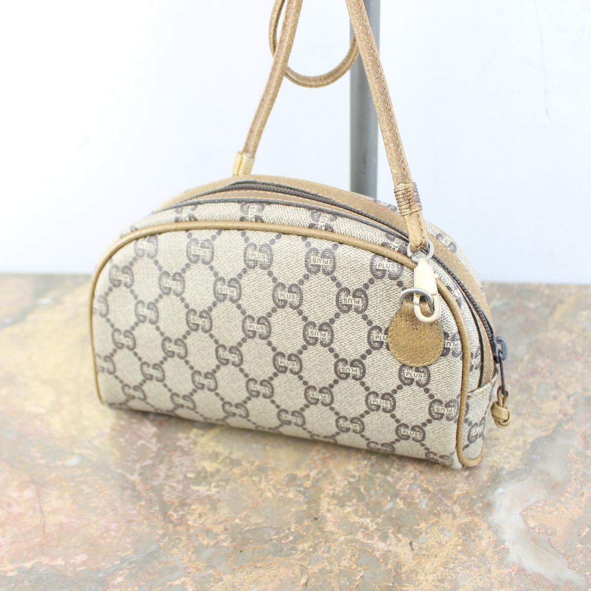 OLD GUCCI PLUS HALF MOON TYPE GG PATTERNED SHOULDER BAG MADE IN ITALY/オールドグッチプラスハーフムーン型GG柄ミニショルダーバッグ_画像4