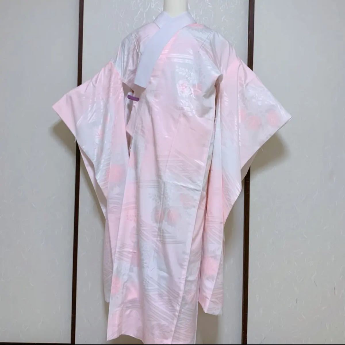 《暈し染金彩金駒刺繍》フワッと華やかな赤の古典柄振袖(セット可能)