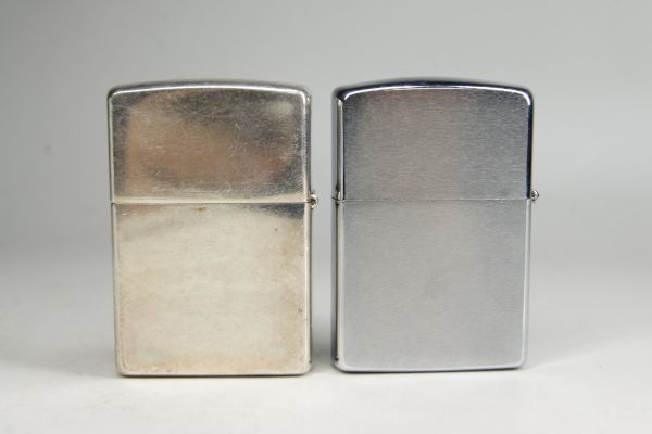 【1円~】【1個未使用】ジッポ ZIPPO ライター 2個セット 筆記体ロゴあり 喫煙具 コレクター 小物【中古】_画像2