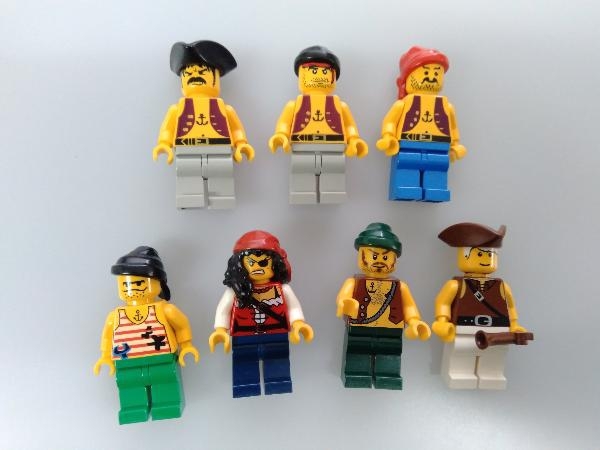 正規品 LEGO レゴ パイレーツ 海賊 ミニフィグ 20個 ＋大砲 サメ 宝箱 コイン 宝石 小舟 オール 海賊旗 など 大量 まとめ売り ※人魚 船長_画像6