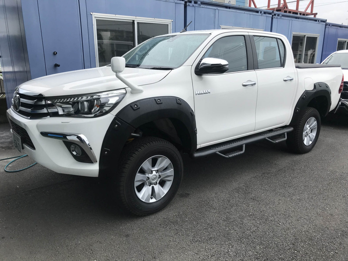 WIN99 ハイラックス GUN125 サイドステップ トレイルバー HILUX 分割式 ブラック サイドバー 前期/後期 黒 スチール製 2