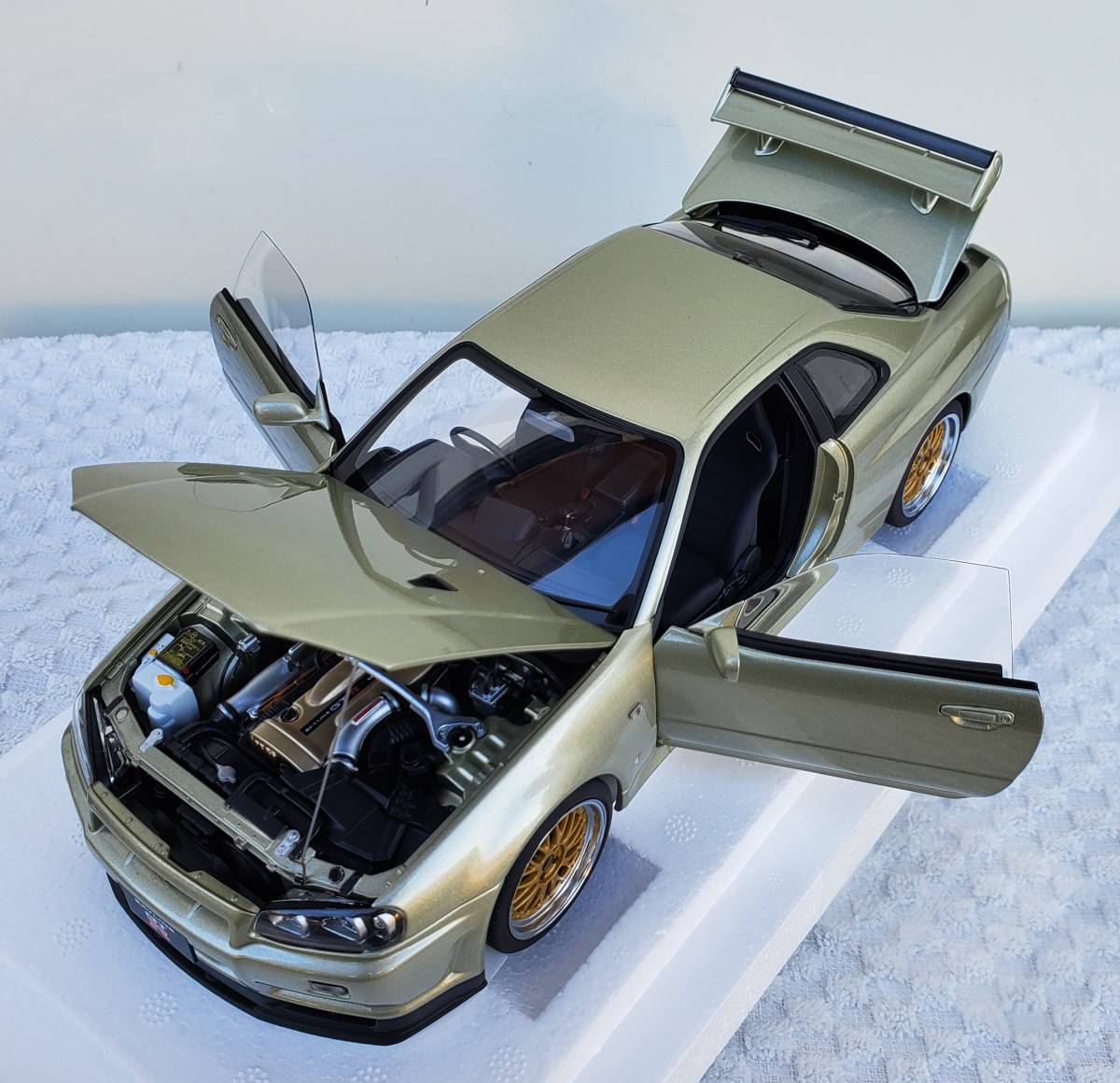 Aa 1/18 オートアート ドア開閉 タイヤ舵取り ニッサン R34
