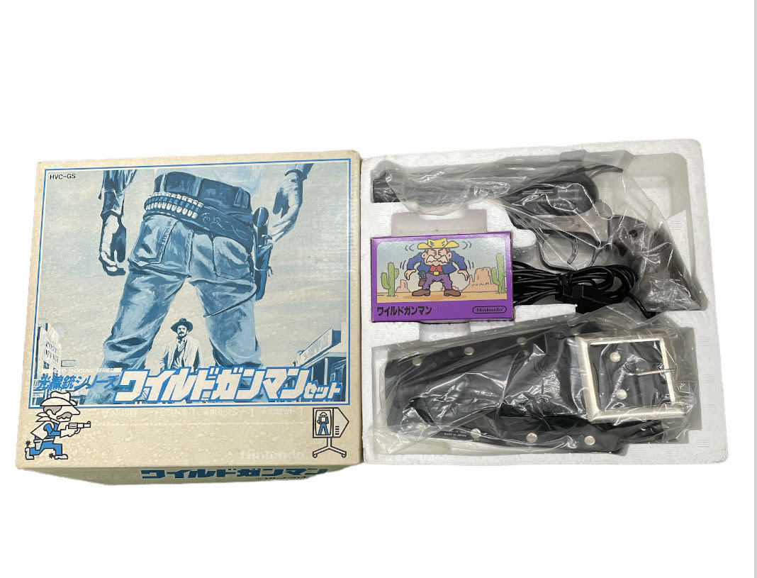 ほぼ未使用】任天堂 NINTENDO ファミコン 光線銃シリーズ ワイルド