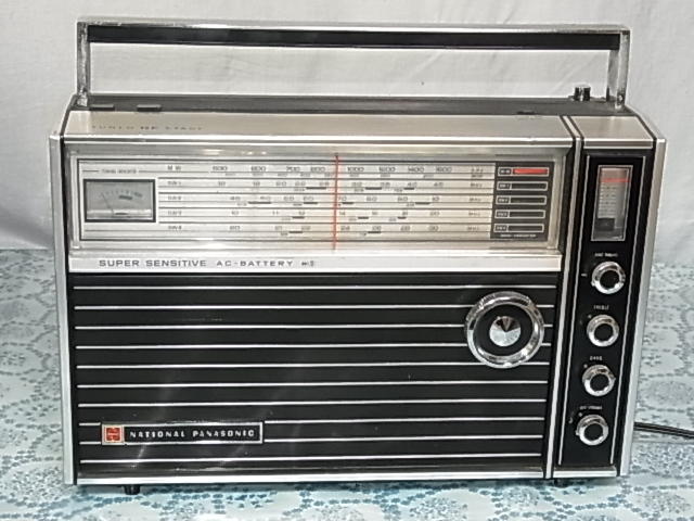 National Panasonic 【R-2500】 昭和レトロ 管理22082201 ラジオ National Panasonic 【R-2500】 昭和レトロ 管理22082201 ラジオ