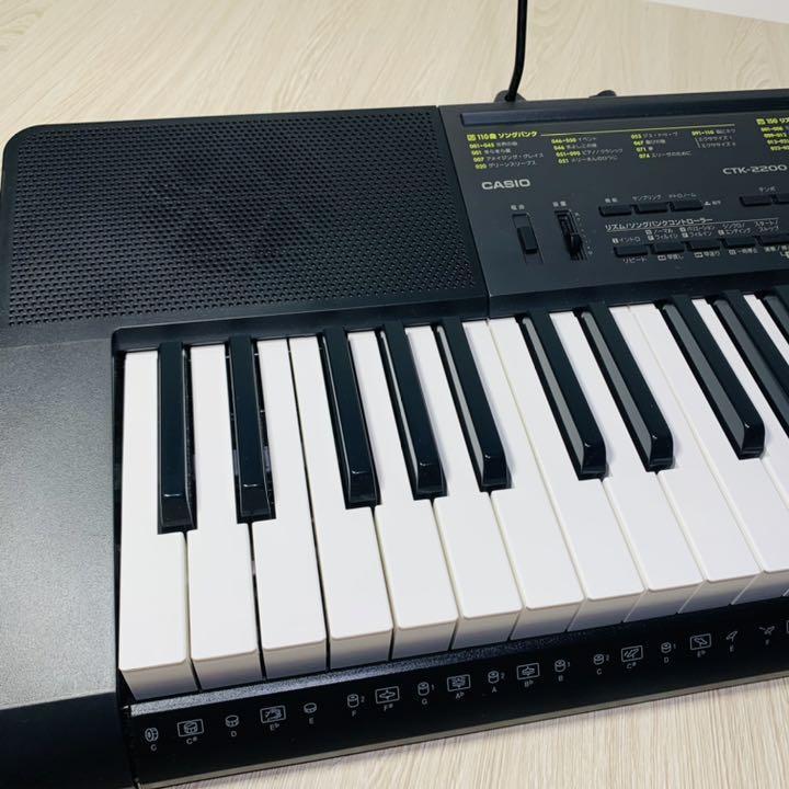 極美品 casio 電子キーボード CTK-2200 譜面台 純正アダプター付 極美品 casio 電子キーボード CTK-2200 譜面台 純正アダプター付