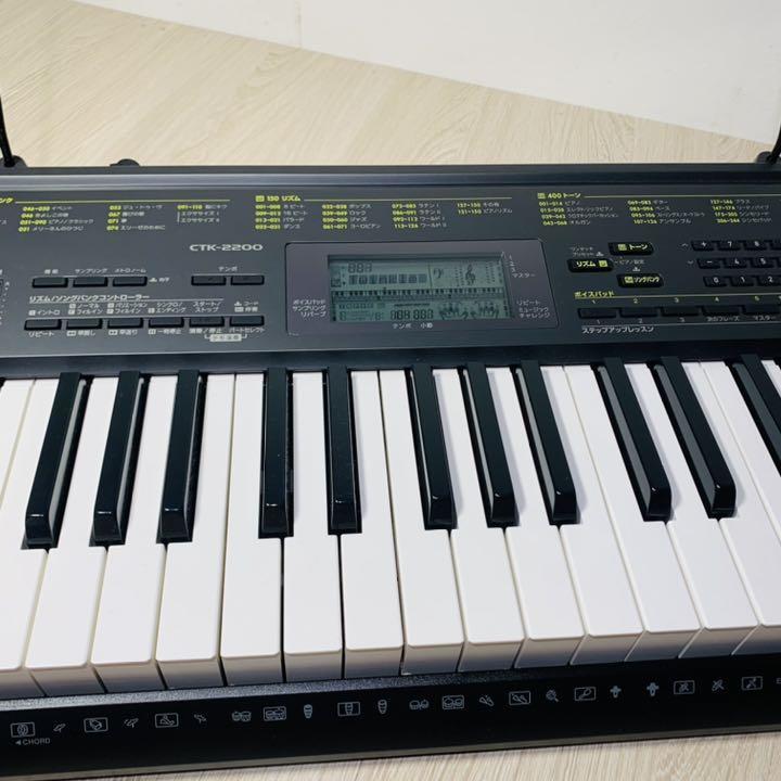 極美品 casio 電子キーボード CTK-2200 譜面台 純正アダプター付 極美品 casio 電子キーボード CTK-2200 譜面台 純正アダプター付