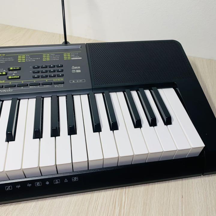 極美品 casio 電子キーボード CTK-2200 譜面台 純正アダプター付 極美品 casio 電子キーボード CTK-2200 譜面台 純正アダプター付