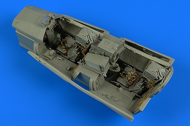 アイリス 2240 1/32 パナビア トーネード GR.1 コックピットセット (REVELL用)
