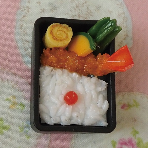 1/6ミニチュアフード[エビフライ弁当] 食品サンプル ブライス アゾン ドール_画像2