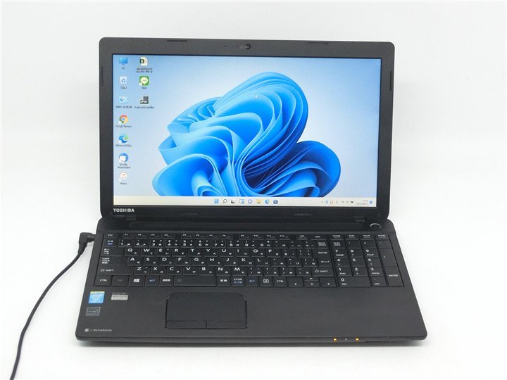 中古ノートパソコンTOSHIBA Dynabook　B354/25KB　Core i5　4200M/15.6型/8GB/新品SSD256GB/HDMI/無線WIFI/テンキー/WIN11/office搭載_画像1