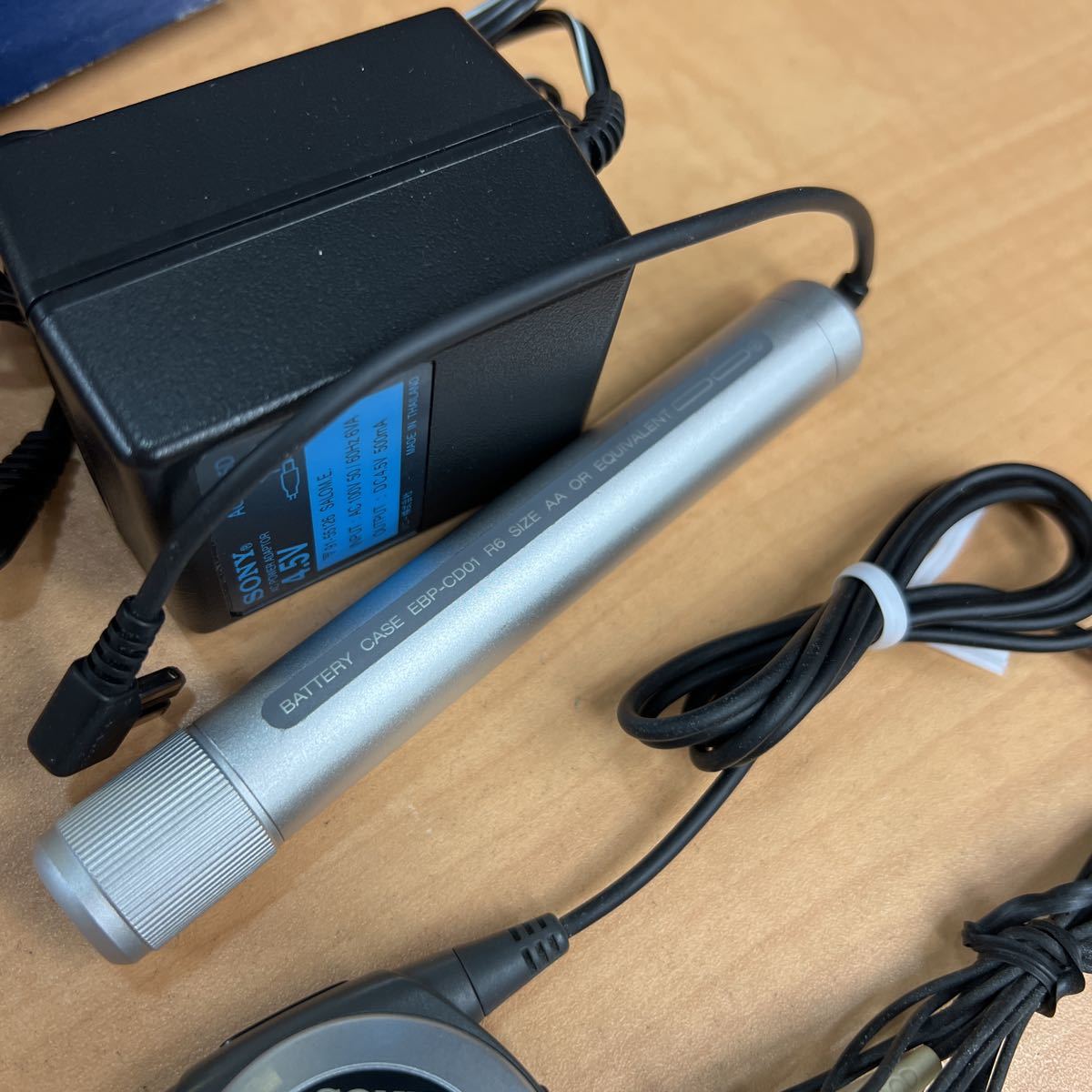 MI65 SONY ソニー CDウォークマン D-E01 PORTABLE CD PLAYER 20th