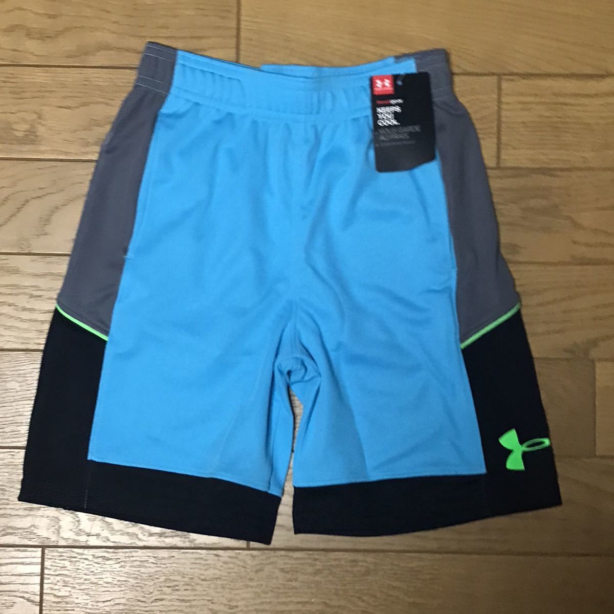 UNDER ARMOUR BOY*S SHORTS size-6(112-118) новый товар ( нераспечатанный с биркой ) бесплатная доставка NCNR