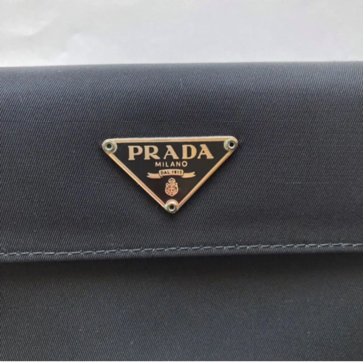 定番★大人気★ PRADA プラダ　二つ折り財布　ナイロン　黒　三角プレートロゴ　ブラック