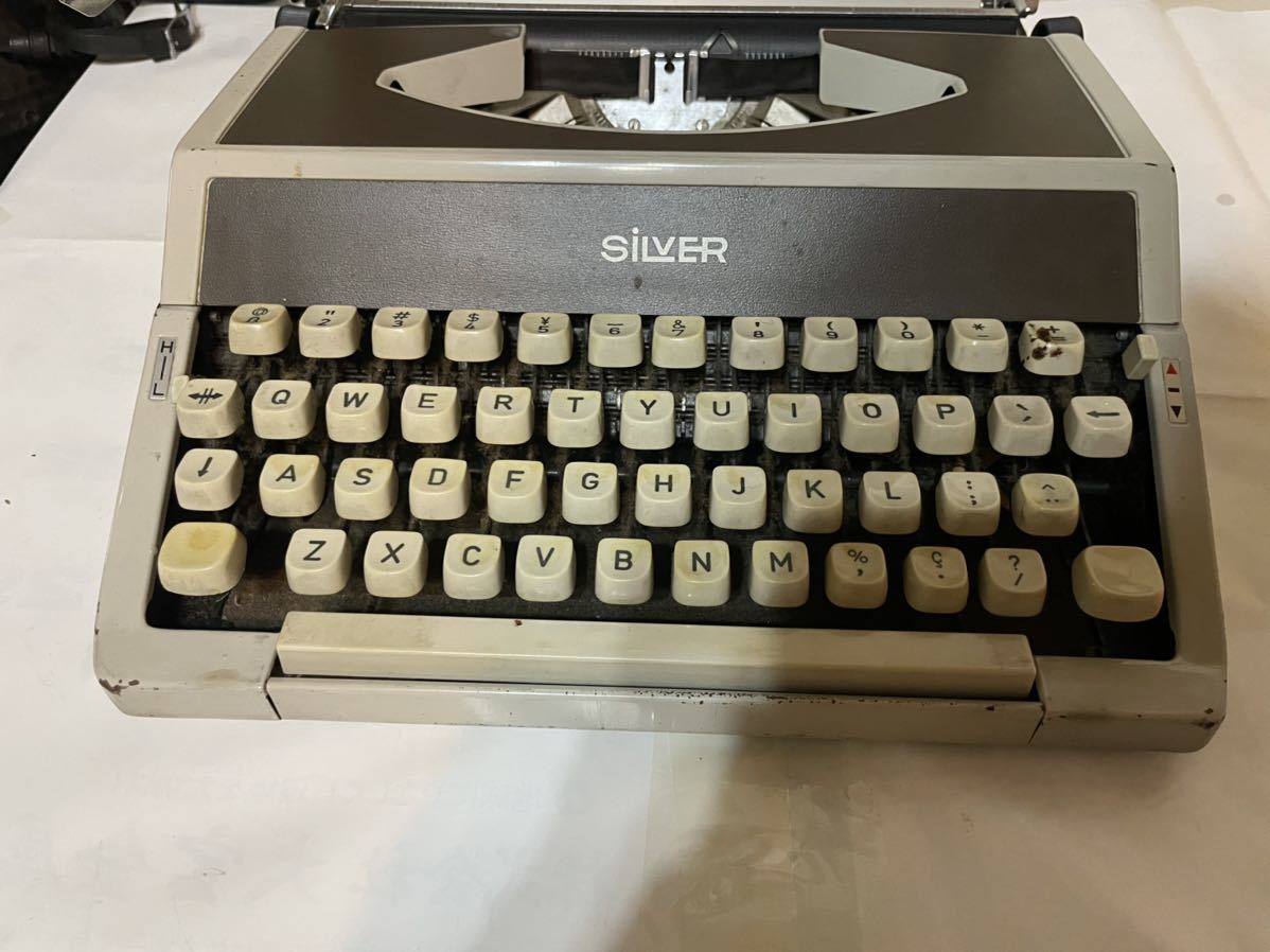silver typewriter Showa era rest, super rare,