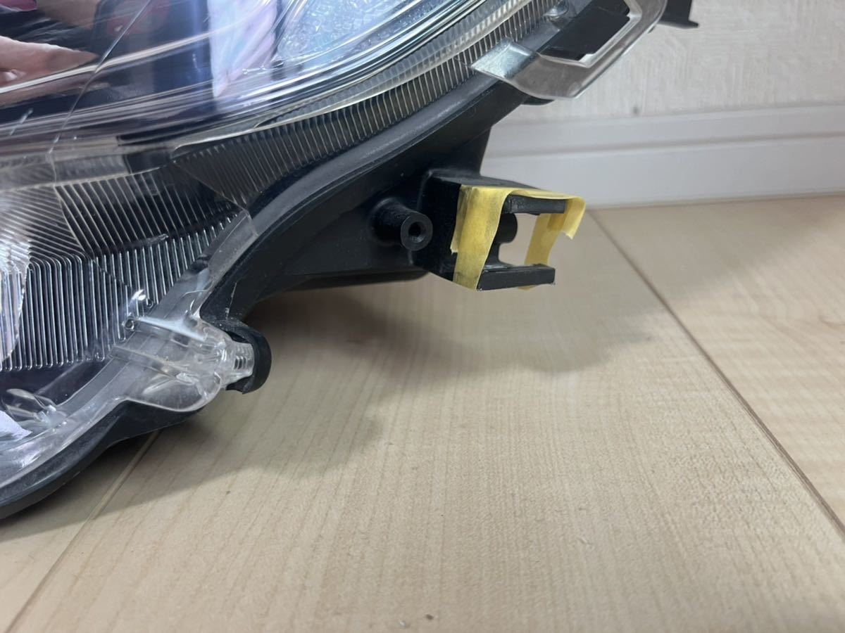 TOYOTA NHP10 中期 アクア LED左ヘッドライト左ライト 左側 KOITO 52