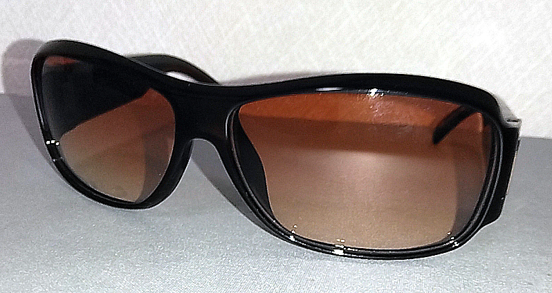 正規店低価】 ヤフオク! - GUCCI グッチ サングラス GG0774S ケース 黒