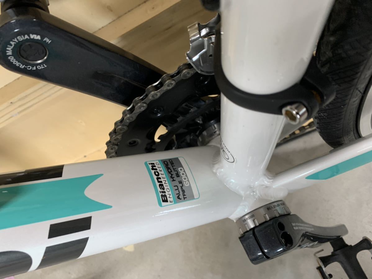 美品 Bianchi ENGINEERED ALU HYDRO TRIPLE BUTTED 6000 クロス 美品 Bianchi ENGINEERED ALU HYDRO TRIPLE BUTTED 6000 クロス