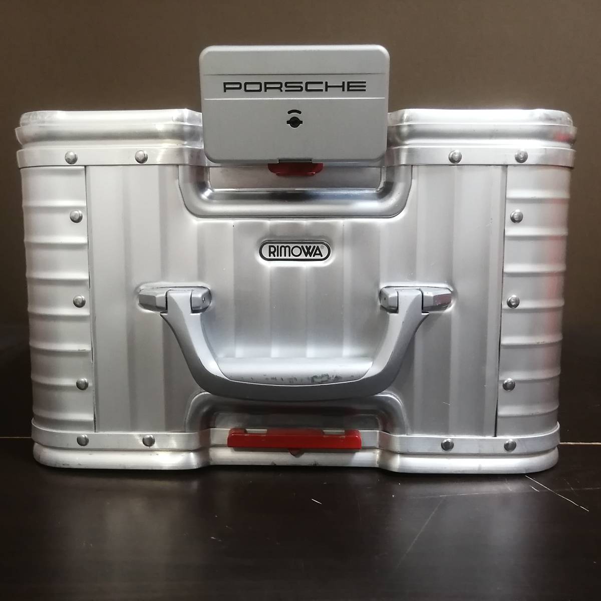 RIMOWA 超稀少変則4輪廃盤ポルシェ別注アルミ製PTSトロリーケース用