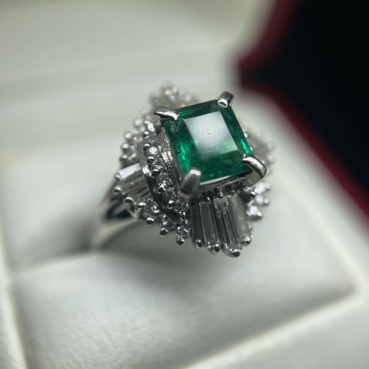 エメラルド pt900 リング 0.65ct ダイヤモンドリング 天然石