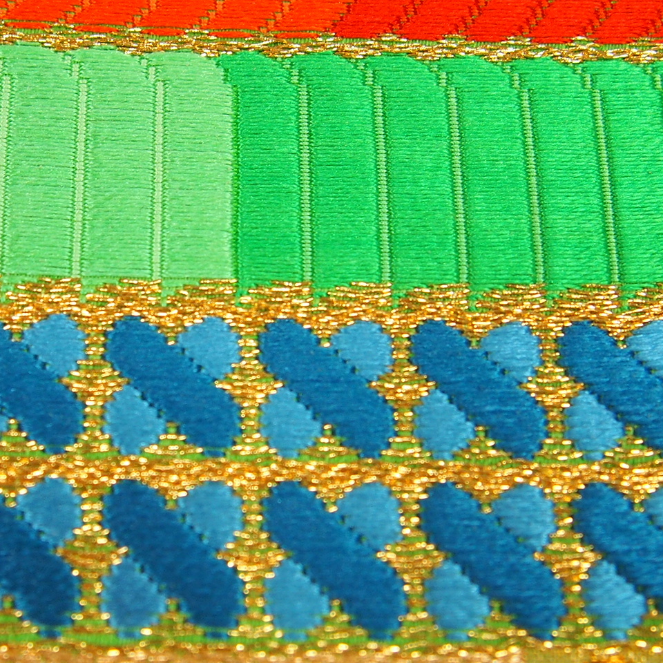 z24226 正絹 若草色袋帯 龍村調 豪華 刺繍 金糸 銘無し z24226 正絹 若草色袋帯 龍村調 豪華 刺繍 金糸 銘無し