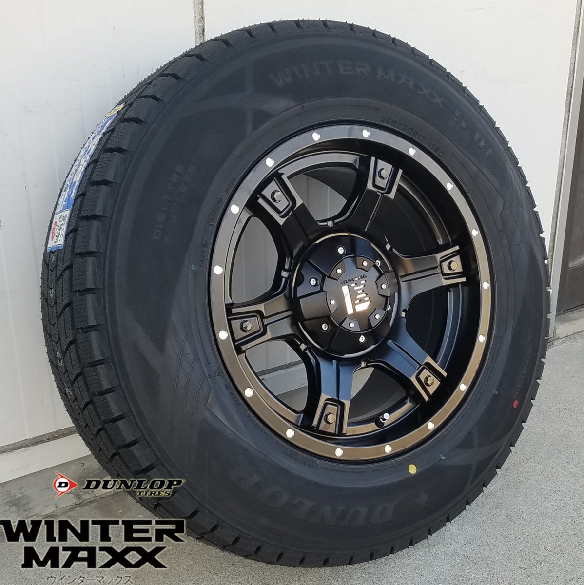 オンラインショップ 国産スタッドレス LEXXEL OutLaw ハイラックス
