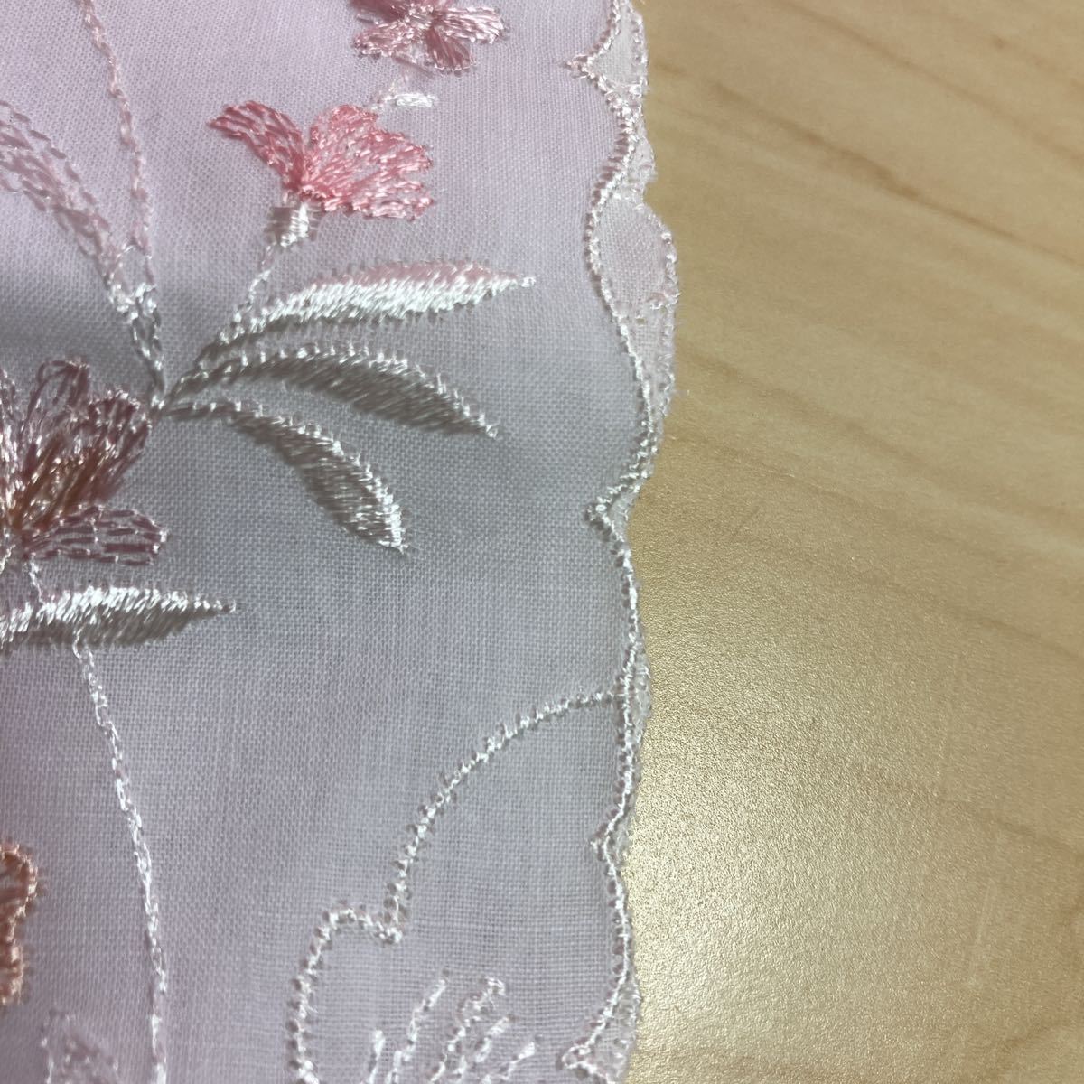 ハンカチ　結婚式　刺繍　ピンク　花柄　幸せ　象徴　フラワー　綺麗　可愛い　レディース　上品　オールシーズン　ホワイト　白　清潔感_画像5