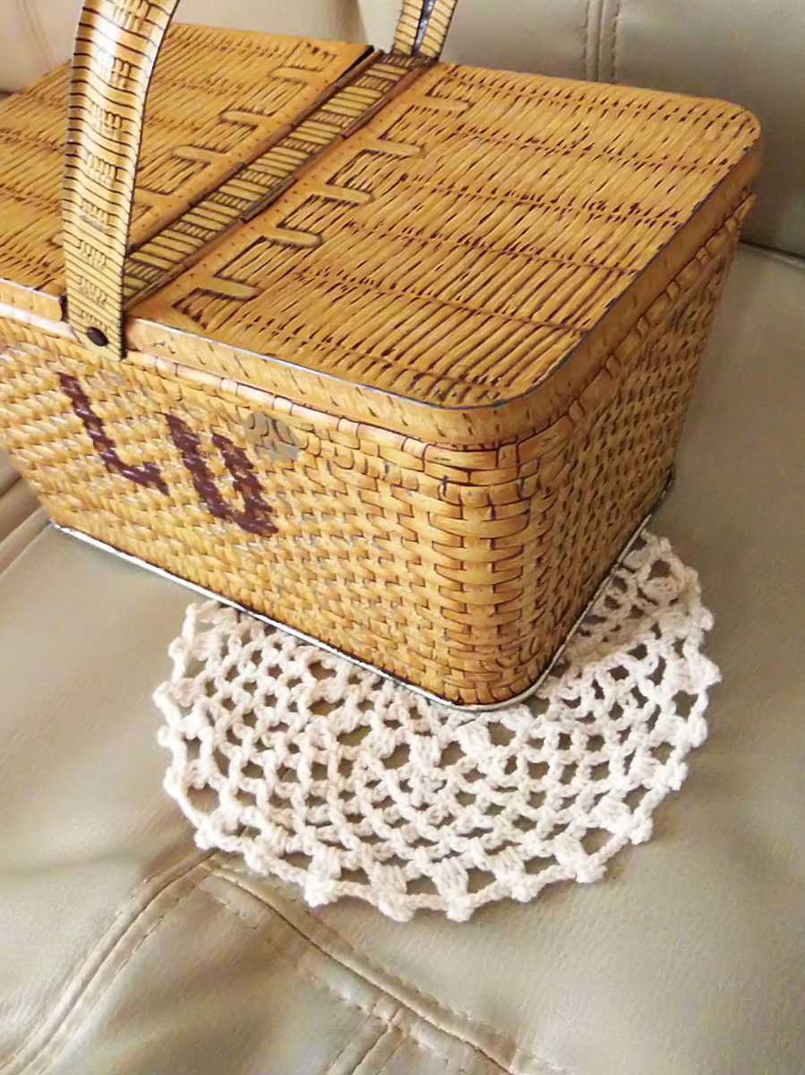  Father's day rare France antique LU can biscuit basket rattan pannier basket antique tin plate screw k doll na-salimeru abrasion race furniture 