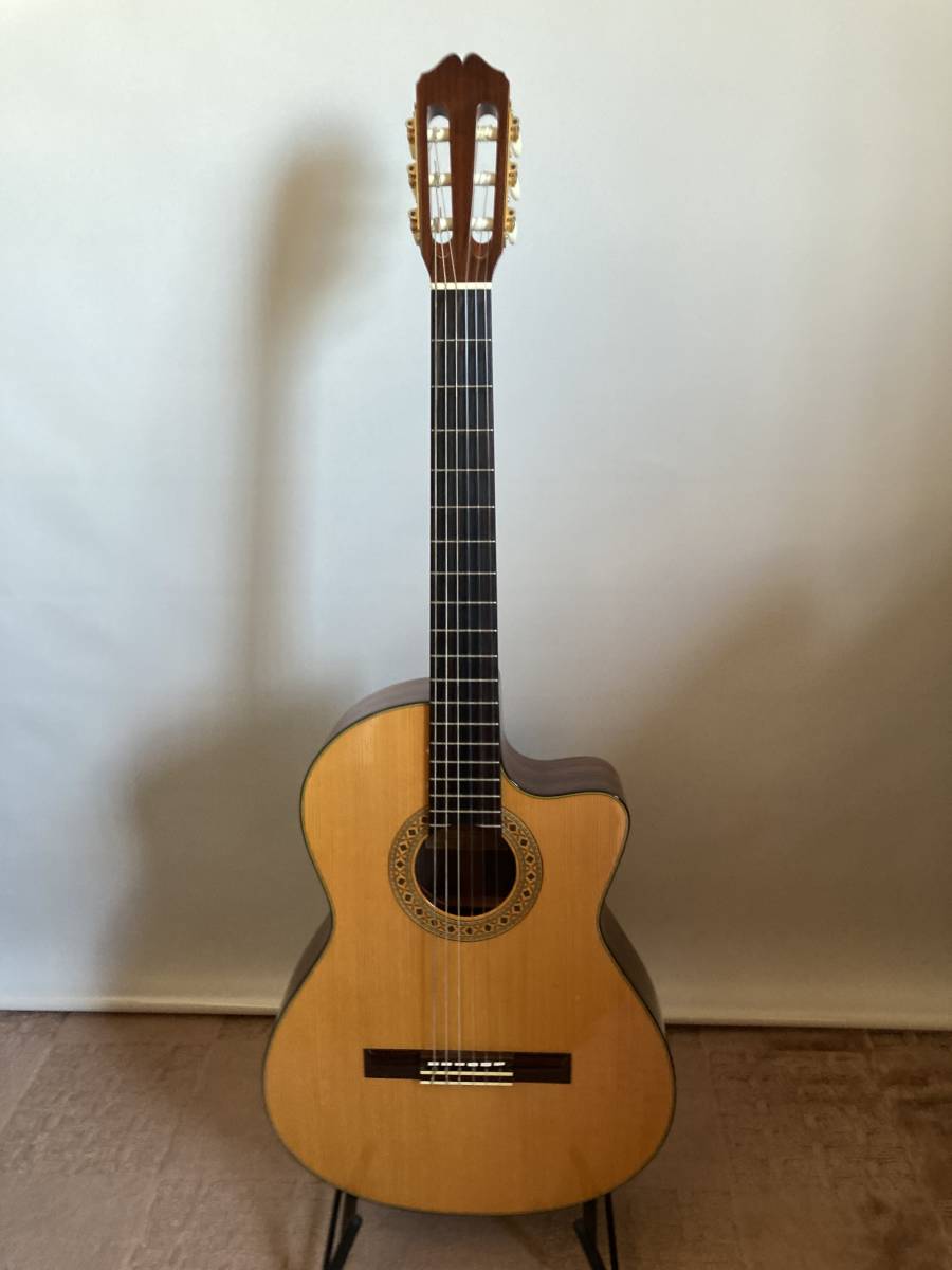 K.Yairi K.ヤイリ CE-3D クラシックギター エレガットギター カッタウェイ ハードケース付 フォークと持ち替えても違和感が少ない