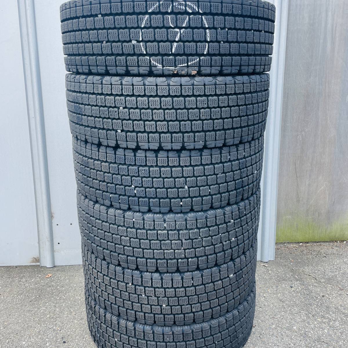 めっちゃバリ山☆ 265/70R19.5 140/138J ブリヂストン W911 ☆2019年製