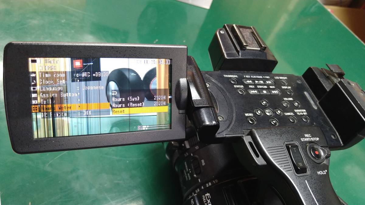 【ジャンク品】SONY　業務用ビデオカメラ　ＰＭＷ－２００　落下品　_画像1
