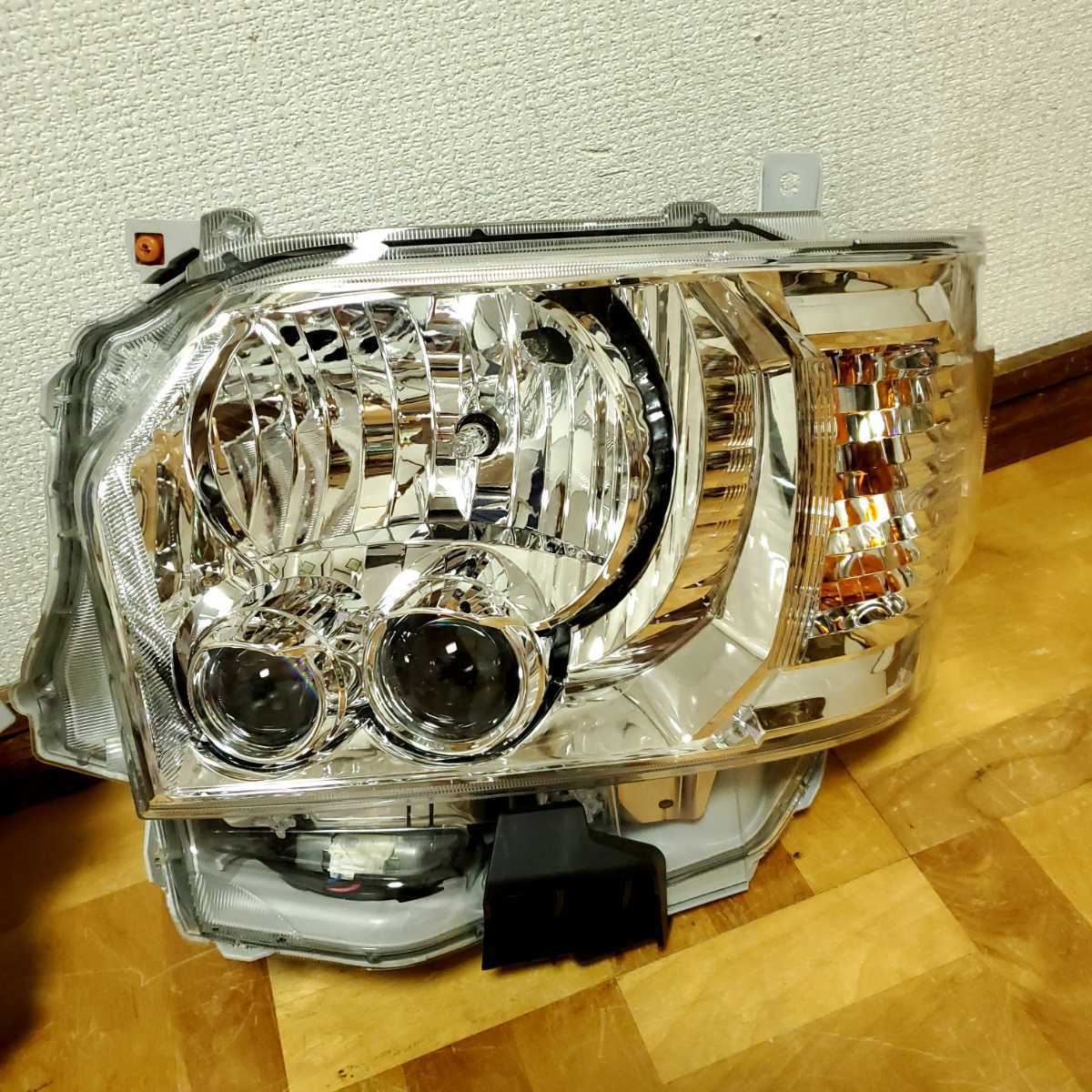☆最安値に挑戦 新車外し 200 ハイエース 4型~ 純正 LED ヘッドライト