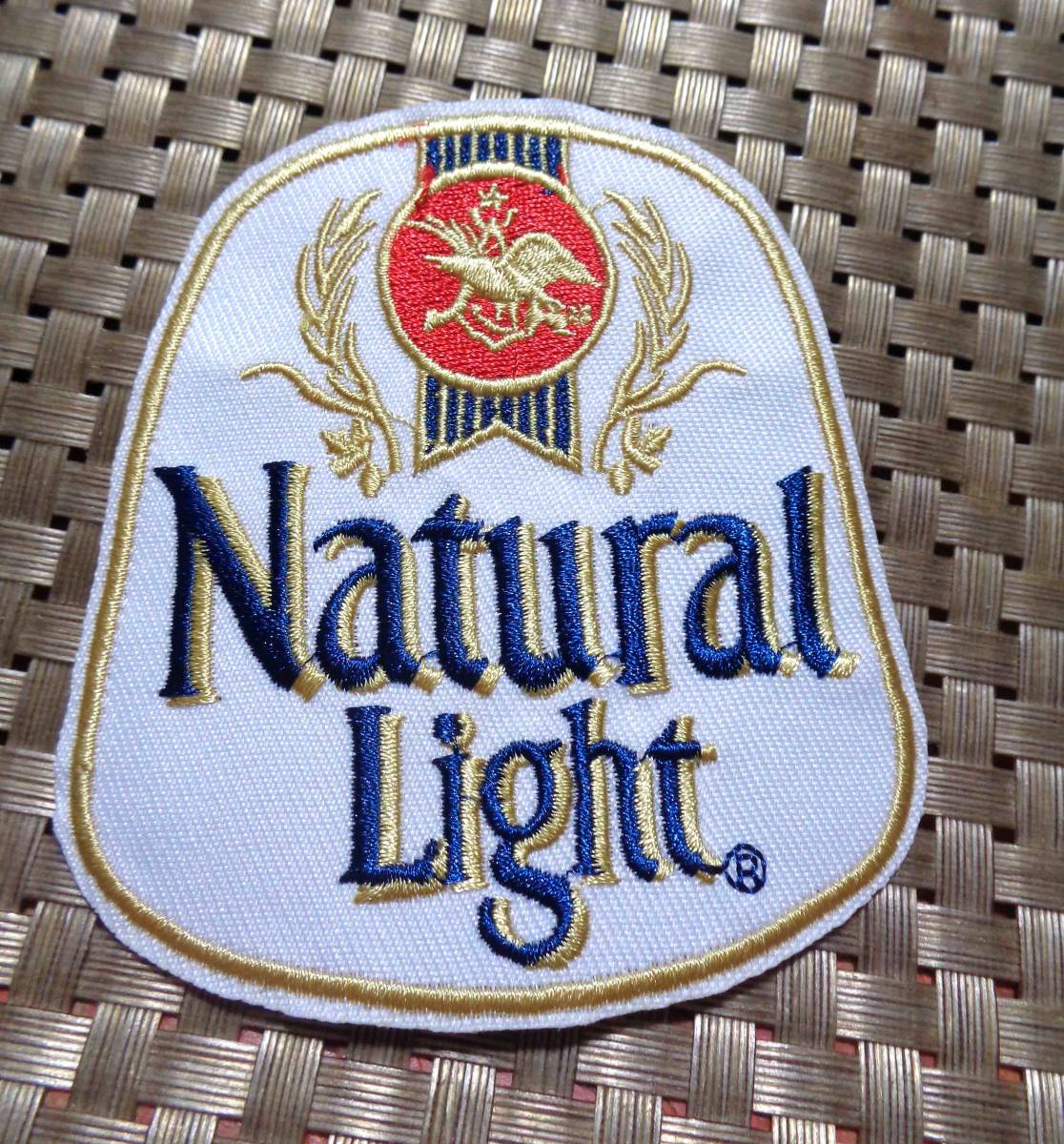 USBR白◆新品　Natural Light ナチュラル ライト ビール　アメリカ　BEER　刺繍ワッペン（パッチ）◆◇◆激シブ■洋服・衣類DIY_画像1