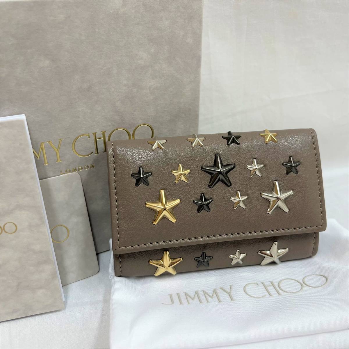 【極美品】ジミーチュウ ネプチューン 6連 キーケース 003217 ベージュ スター スタッズ レザー メンズ レディース メタリック JIMMY CHOO