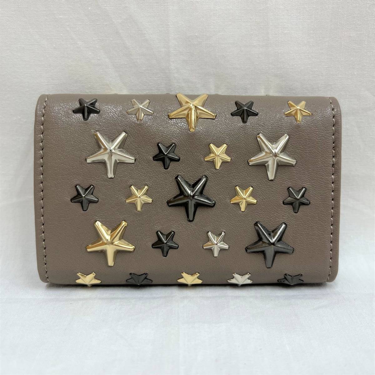 【極美品】ジミーチュウ ネプチューン 6連 キーケース 003217 ベージュ スター スタッズ レザー メンズ レディース メタリック JIMMY CHOO