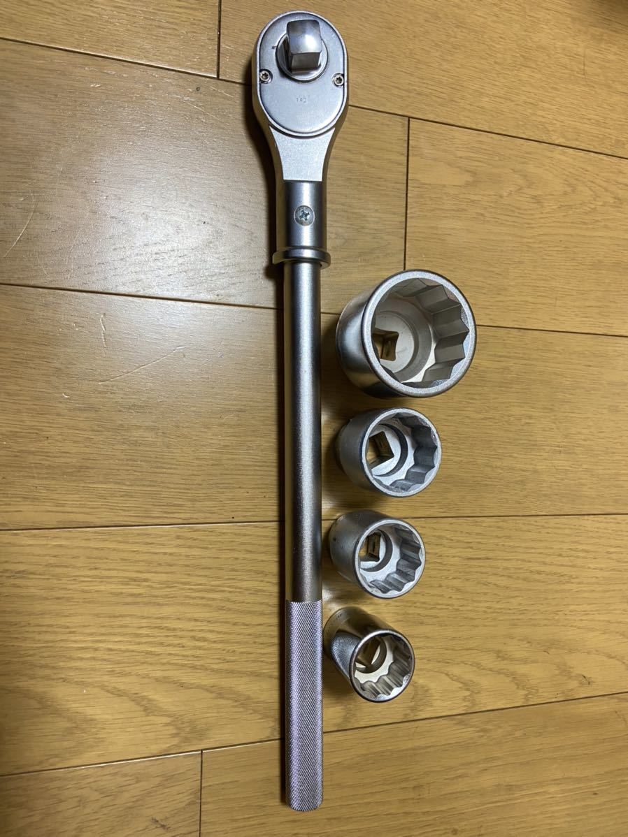 驚きの価格が実現! 384 水晶うさぎ玉のカラフルなブレスです tco.it