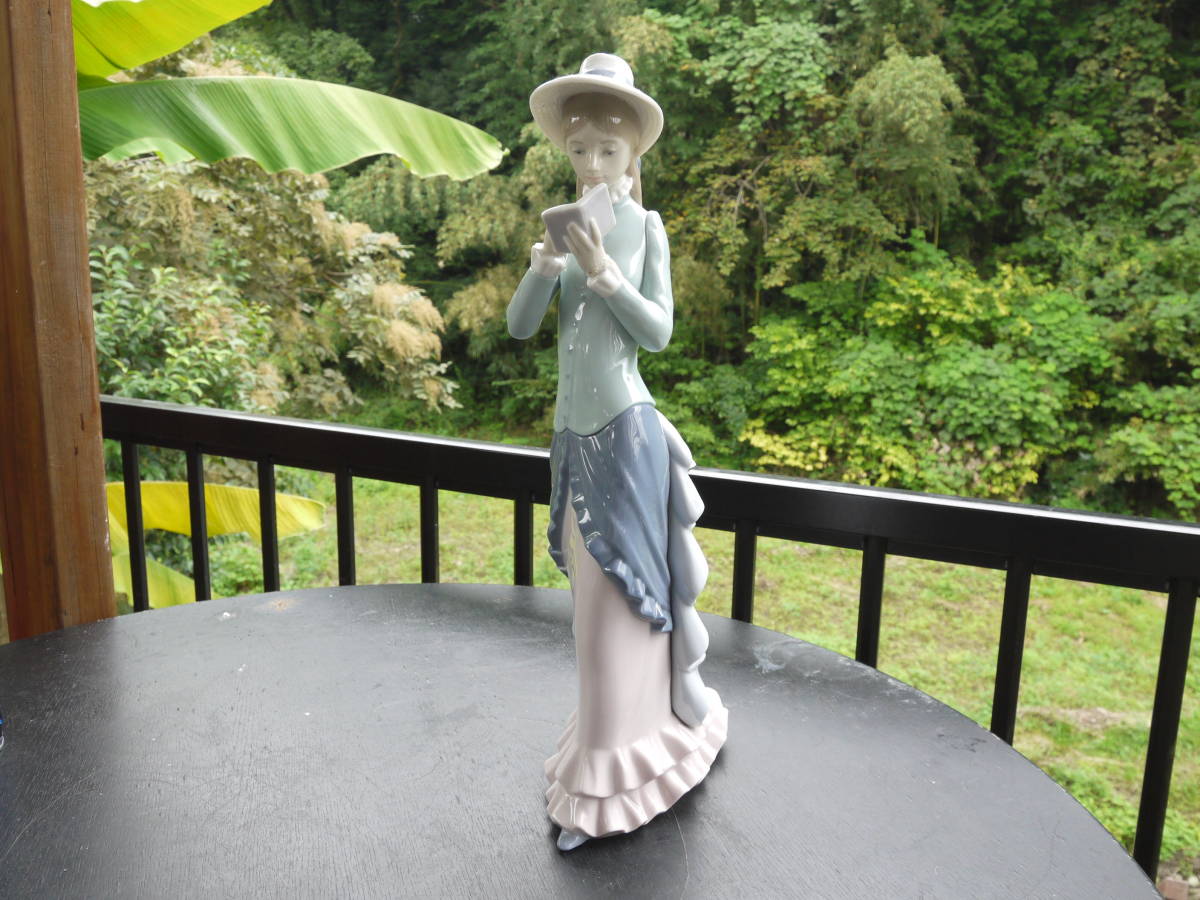 新しい季節 【S209 】LLADRO リヤドロ 西洋陶磁 本を読む少女 人形 置物 高さ（約36cm）※ジャンク リヤドロ