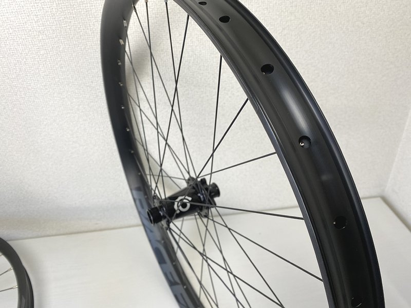送料込み Industry Nine Race Face AR40 カスタムホイールセット 送料込み Industry Nine Race Face AR40 カスタムホイールセット