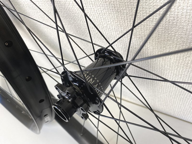 送料込み Industry Nine Race Face AR40 カスタムホイールセット 送料込み Industry Nine Race Face AR40 カスタムホイールセット