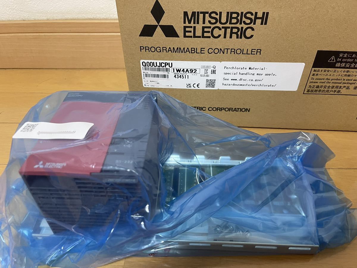 YoungShop新品未使用 MITSUBISHI 三菱電機 シーケンサ Q00UJCPU CPU