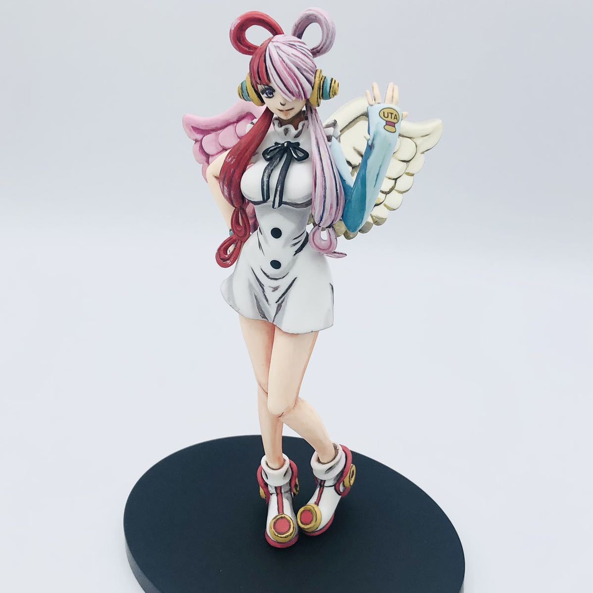ONE PIECE FILM RED ウタフィギュア 二次元風リペイント ONE PIECE FILM RED ウタフィギュア 二次元風リペイント