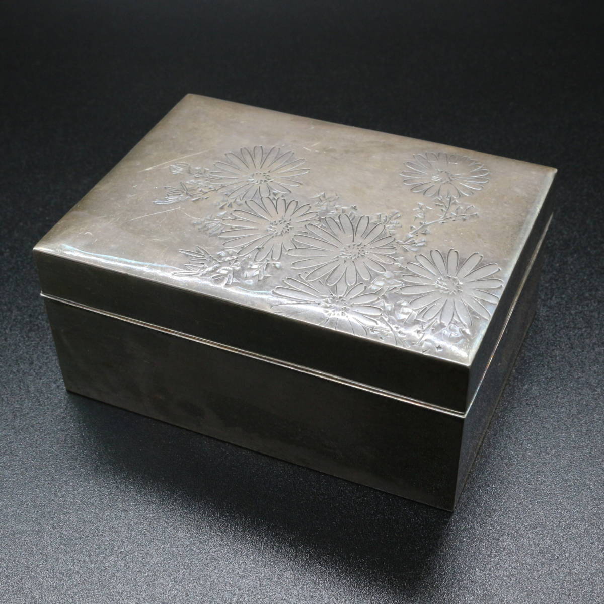 三越 銀製 / 灰皿 / 彫金 / 花文 / シルバー / 喫煙具 / 煙草 / 刻印