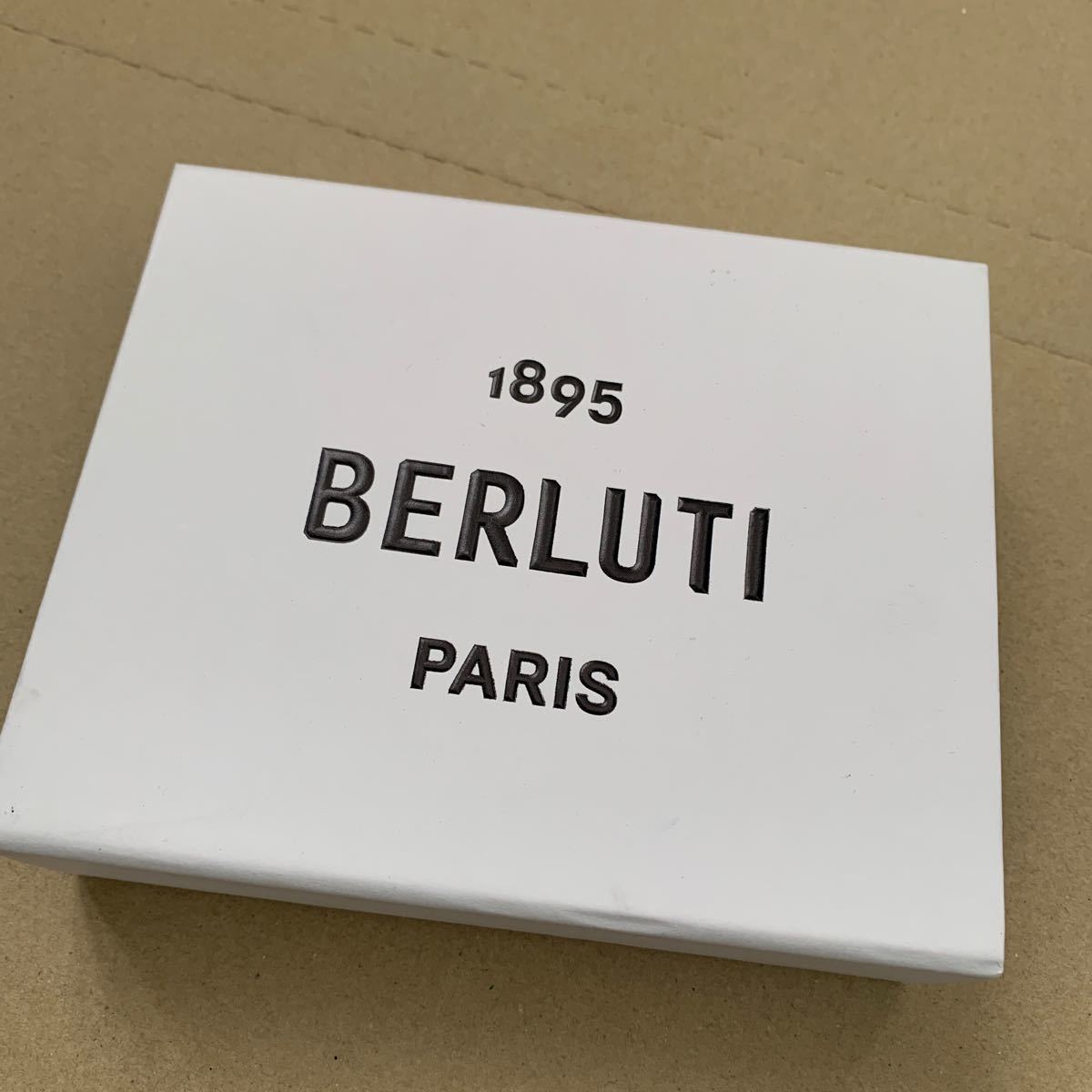 ベルルッティ BERLUTI チーフシルク スクリット ハンカチーフ　ポケットチーフ　値下げ！