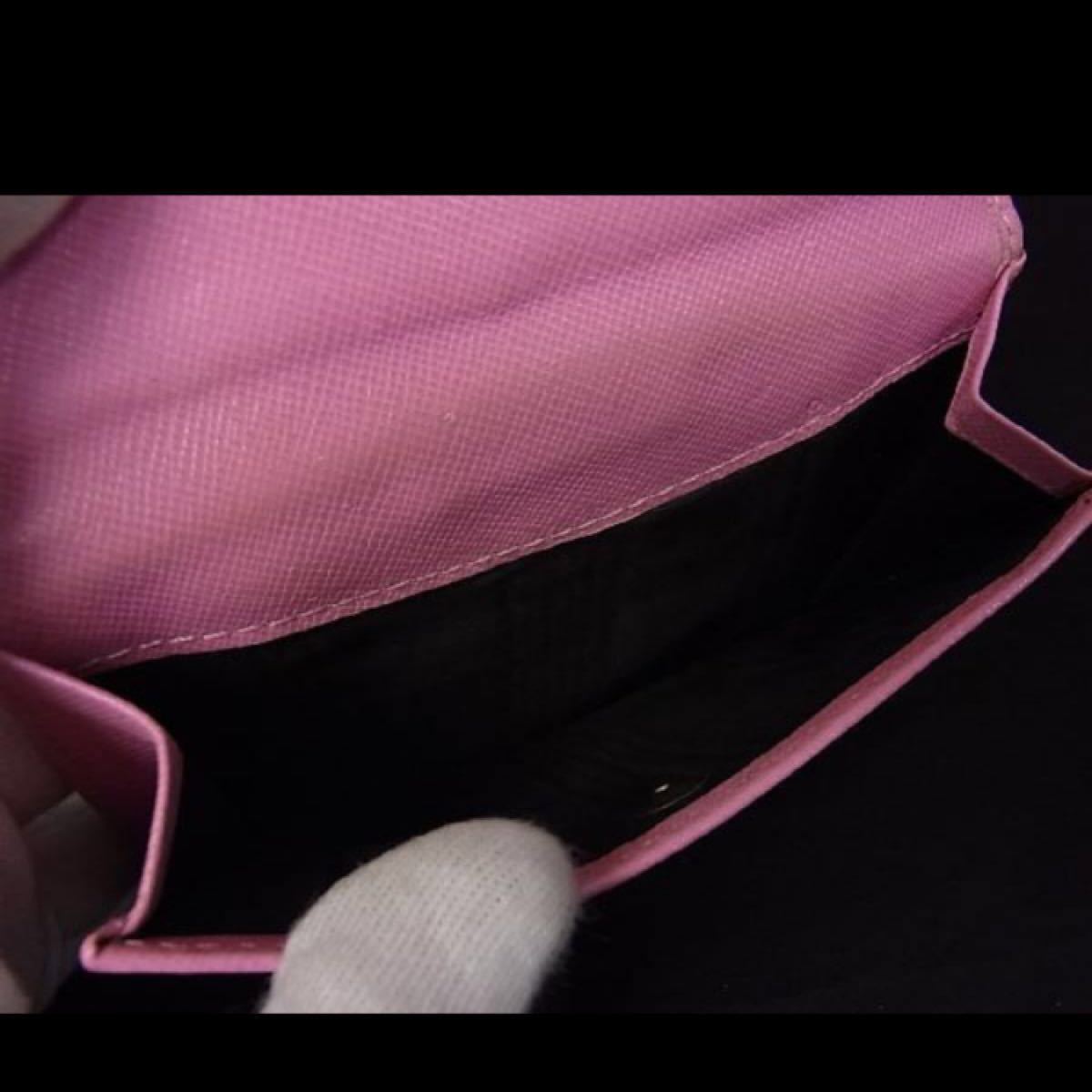 【美品】☆PRADA プラダ サフィアーノレザー Wホック 三角プレート金具 二つ折り 財布 ピンク 7
