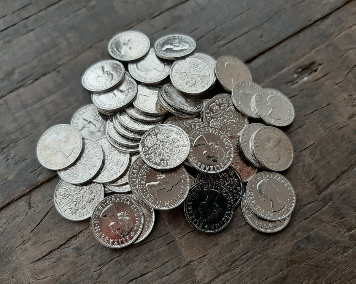 分類古銭英国の幸せのシックスペンス100枚セット イギリス からラッキー6ペンスウエディングコイン美品です 本物 19.5mm
