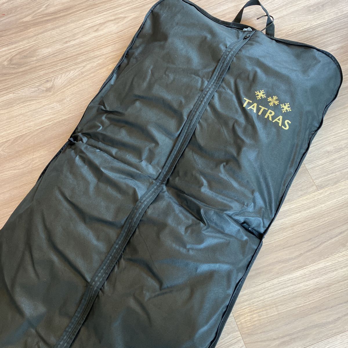 数量は多】 TATRAS ネイビー 美品 日本直営店購入 ギャランティカード