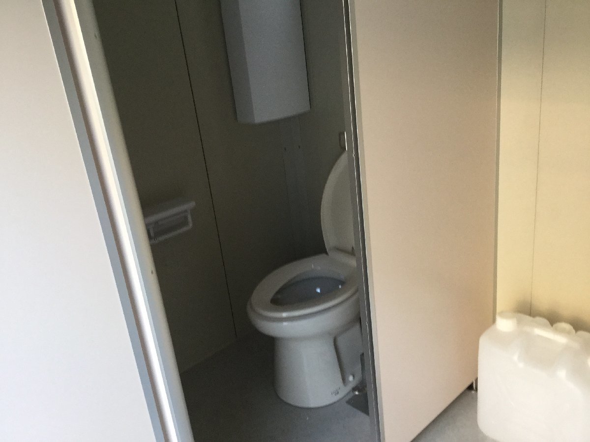  outlet 1.4 tsubo house type toilet simple flushing type . drainage construction work un- necessary 