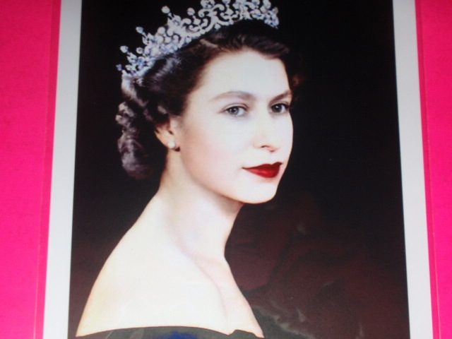★エリザベス女王（Elizabeth）即位した若い頃　A５サイズフォトフレーム入り＋A４＋A５＋２L：２枚＋（210×210）＋◎_画像9