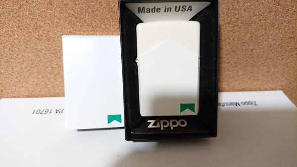 ZIPPO 　ジッポ　マルボロ　カスタム品　メンソール　ホワイト　未使用　+　マッチケース　 未使用　送料185円_画像1