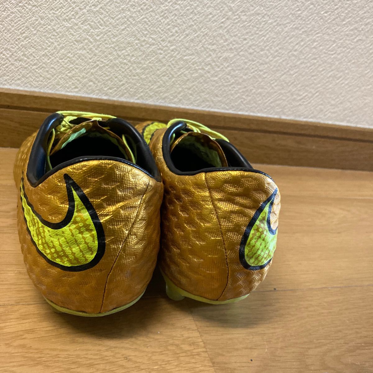 ナイキ ハイパーヴェノム ファントム ゴールド ネイマール 26 5 ナイキ ハイパーヴェノム ファントム ゴールド ネイマール 26 5